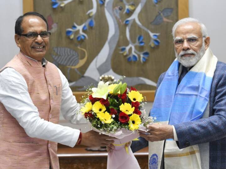 MP News CM Shivraj Singh Chouhan met PM Narendra Modi Prime Minister will inaugurate Pravasi Bharatiya Divas in Indore MP News सीएम शिवराज सिंह चौहान ने की पीएम मोदी से मुलाकात, बताया किन-किन मुद्दों पर हुई चर्चा