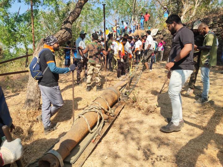 रविवारी २५ डिसेंबर रोजी सकाळी सहा वाजता पुन्हा ही तोफ किल्ल्यावर नेण्यास सुरुवात करण्यात आली होती.