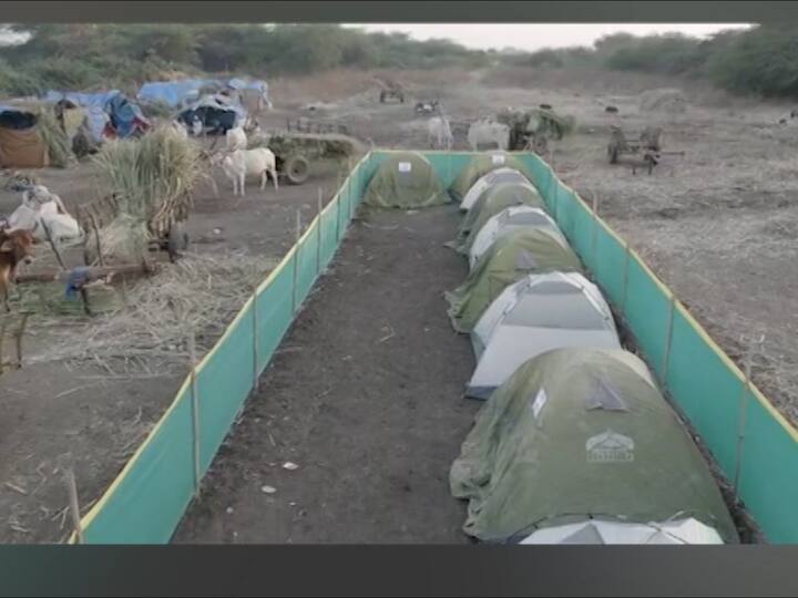 मात्र इन्कलाब फाऊंडेशनच्या वतीने उभारण्यात आलेल्या तंबूमुळे आता आम्हाला यातून सुटका मिळाली आहे, अशी प्रतिक्रिया सुरेखा राठोड या ऊसतोड मजूर महिलेने दिली आहे.