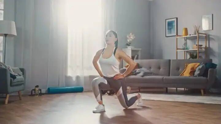 Winter Health Tips try these activities at home best workout at home marathi news Winter Health Tips : हिवाळ्यात व्यायाम करावासा वाटत नाही? मग घरच्या घरी 'हे' उपाय करा; फिट राहाल