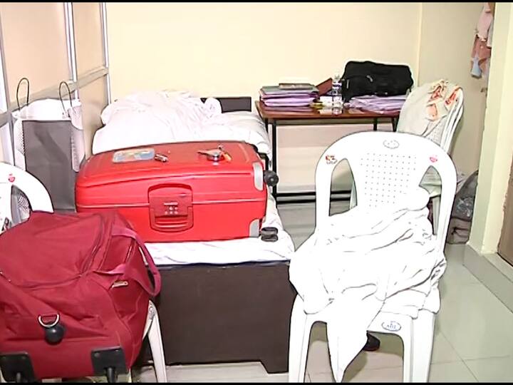 जर आपण 12 कोटींचा खर्च ग्राह्य धरला तर यंदा आमदार निवासात राहणाऱ्या 42 आमदारांपैकी प्रत्येक आमदारामागे सुमारे 2 लाख 97 हजारांचा खर्च झाला आहे.