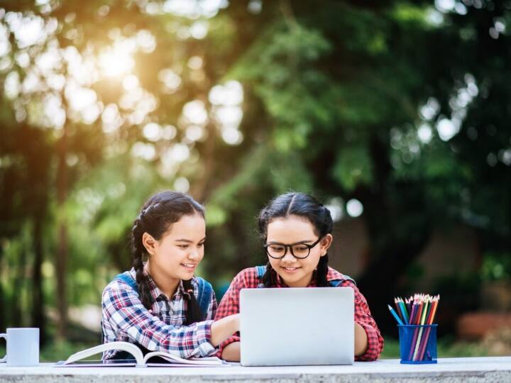 Gaon Ki Beti Yojana: हायर एजुकेशन के लिए सरकार बेटियों को दे रही हर महीने रकम, जानिए कैसे करें अप्लाई Gaon Ki Beti Yojana 2022 Government Give Scholarship to Student every month know how to apply Gaon Ki Beti Yojana: हायर एजुकेशन के लिए सरकार बेटियों को दे रही हर महीने रकम, जानिए कैसे करें अप्लाई