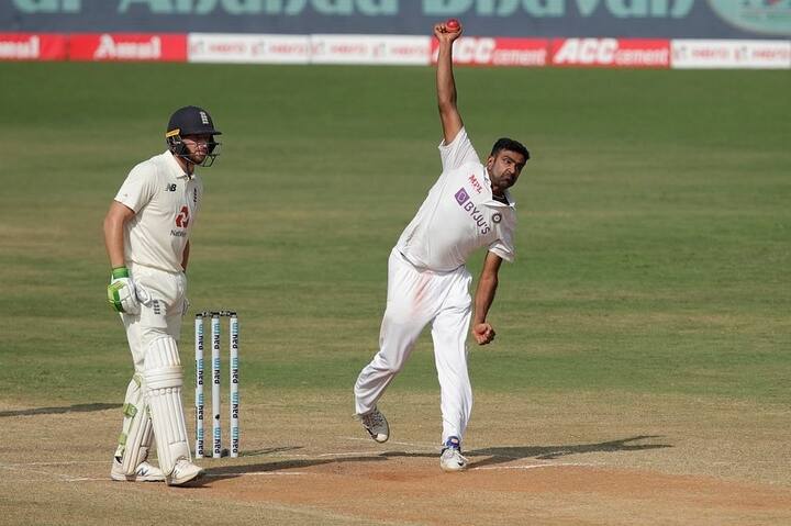 இந்திய அணிக்காக 88 டெஸ்ட் போட்டிகளில் விளையாடியுள்ளார்.