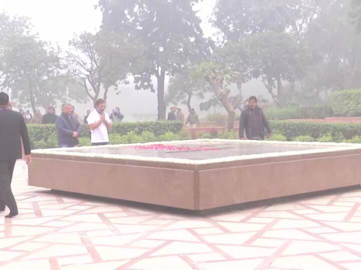 Rahul Gandhi also visited Vijay Ghat in Delhi to pay homage to the former Prime Minister of India, Lal Bahadur Shastri. (Image Source: Twitter | @ANI)