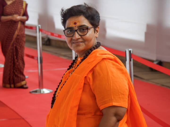 Congress Lashes out at pm modi and bjp over pragya thakur controversial statement love jihad 'देश चाकू से चलेगा या....', प्रज्ञा ठाकुर के विवादित बयान पर कांग्रेस का BJP पर निशाना