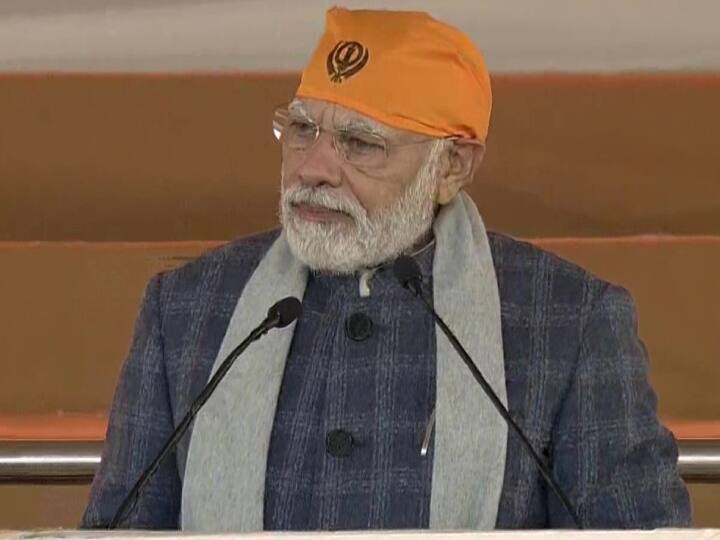PM Modi in Program To Mark Veer Bal Diwas at Major Dhyan Chand Stadium in Delhi Veer Bal Diwas: वीर बाल दिवस पर बोले पीएम मोदी- ये अतीत और आने वाले भविष्य को पहचानने की क्षमता देगा