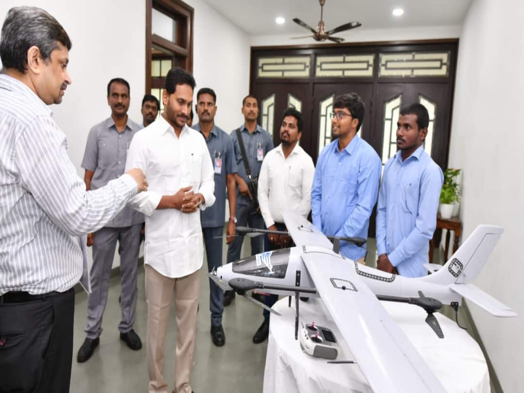 Tadepalli CM Jagan review on Lands survey Bhuhakku complete by January 2023 CM Jagan : జనవరి నెలాఖరుకి భూ సర్వే పూర్తి చేయాలి, సీఎం జగన్ కీలక ఆదేశాలు