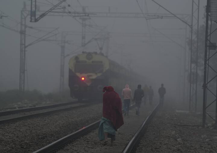 The maximum temperature at Safdarjung on Sunday had settled at 16.2 degrees Celsius, five notches below normal and the lowest so far this season. The mercury had dropped to 3 degrees Celsius in the Ridge area, 4.9 degrees below normal, making it the coldest place in the capital. (PTI Photo/Shahbaz Khan)