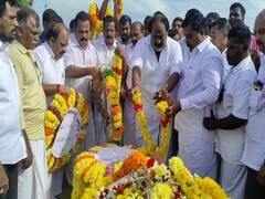 சுனாமி நினைவு தினம்: கட்சி பாகுபாடு இன்றி ஒன்றாக அஞ்சலி செலுத்திய திமுக, அதிமுக, பாஜக