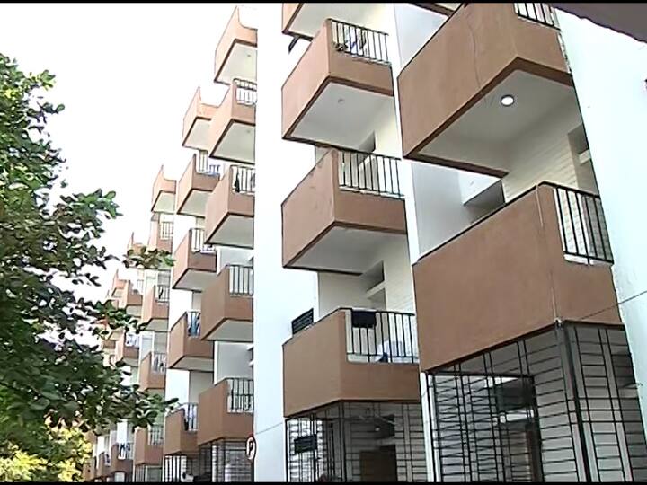 दरवर्षी हिवाळी अधिवेशन आणि त्या निमित्ताने आमदार निवासावर सार्वजनिक बांधकाम विभाग कोट्यवधी रुपयांचा खर्च करतो. आमदार निवासातच यंदा सुमारे 12 कोटी रुपये डागदुजी, दुरुस्ती, रंगरंगोटी आणि इतर सुविधा निर्माण करण्यासाठी खर्च करण्यात आले आहेत.