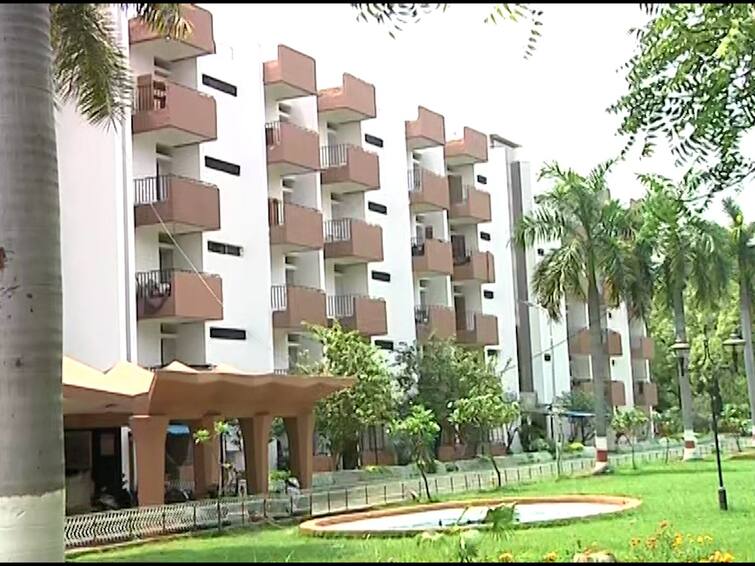 Nagpur Winter Session MLA Residence condition Why are most of the MLAs staying in five star hotels while PAs and party workers stays in MLA residences Nagpur Winter Session : 403 खोल्या असलेल्या आमदार निवासात फक्त 42 च आमदार का राहत आहेत?