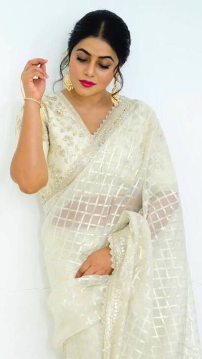 Poorna : புடவையில் கலக்கும் நாயகி பூர்ணாவின் ரீசெண்ட் கிளிக்ஸ்..!