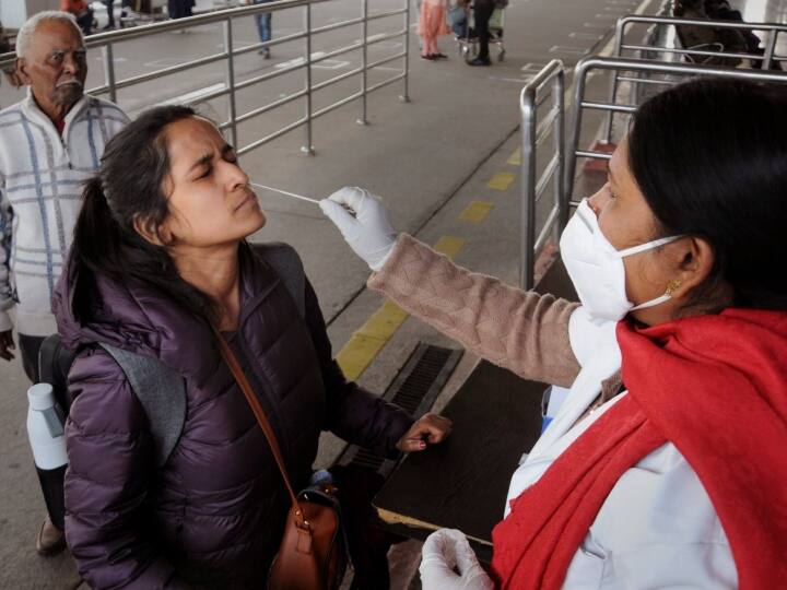 Maharashtra Corona Update: महाराष्ट्र में मिले कोरोना के 32 नए मामले, मुंबई में मिले 12 केस तो पुणे में मिले इतने मरीज 32 new cases of coronavirus infection found in Maharashtra 12 cases found in Mumbai Maharashtra Corona Update: महाराष्ट्र में मिले कोरोना के 32 नए मामले, मुंबई में मिले 12 केस तो पुणे में मिले इतने मरीज