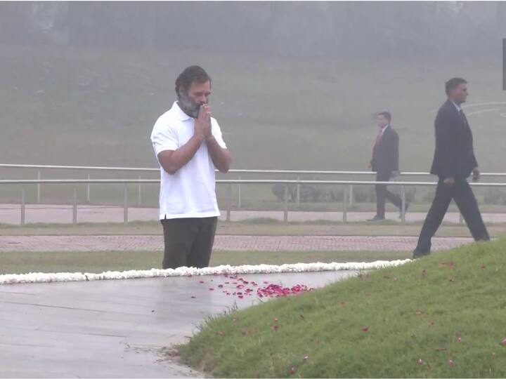 After paying tribute to Rajiv Gandhi, he then visited Shanti Van to pay floral tribute to the first Prime Minister of India, Jawaharlal Nehru. (Image Source: Twitter | @ANI)