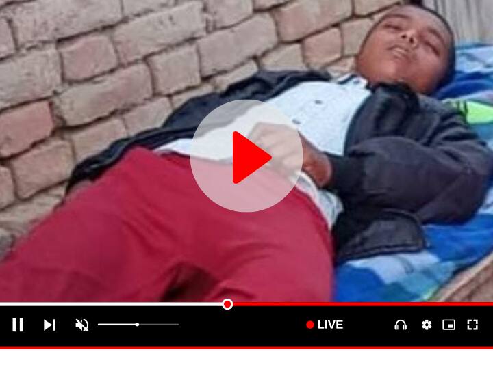 Watch: दरभंगा में किशोर ने गश्ती कर रही पुलिस को बोला 'मामा', छात्र की हुई बेरहमी से पिटाई Watch: A Seventh Class Boy called the police Mama The Student was Brutally Beaten as Police Station Chief told the Allegation wrong in Darbhanga of Bihar ann Watch: दरभंगा में किशोर ने गश्ती कर रही पुलिस को बोला 'मामा', छात्र की हुई बेरहमी से पिटाई