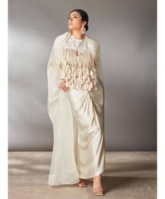 PHOTO: रवीनाचा ग्लॅमरस अवतार; फोटोत दिसतेय खूपच हॉट!