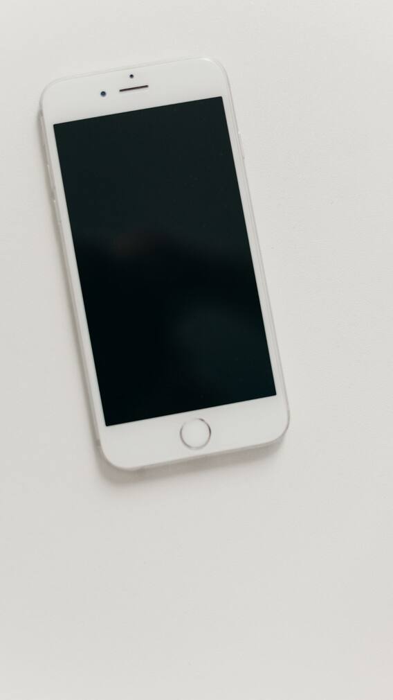 পুরনো আইফোন অনেকদিন ভাল রাখতে কী কী করবেন?