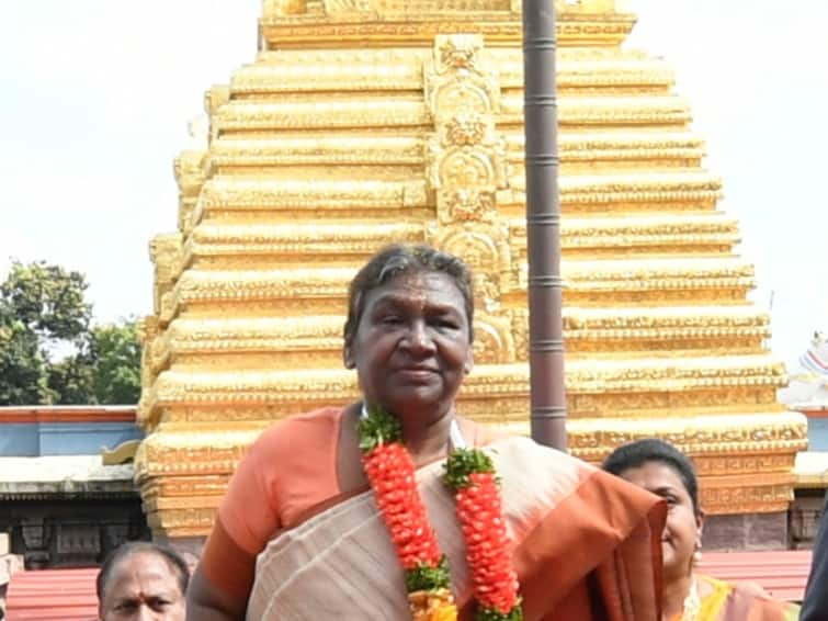 President Droupadi Murmu Offers Prayers At Srisailam Temple In Andhra Pradesh