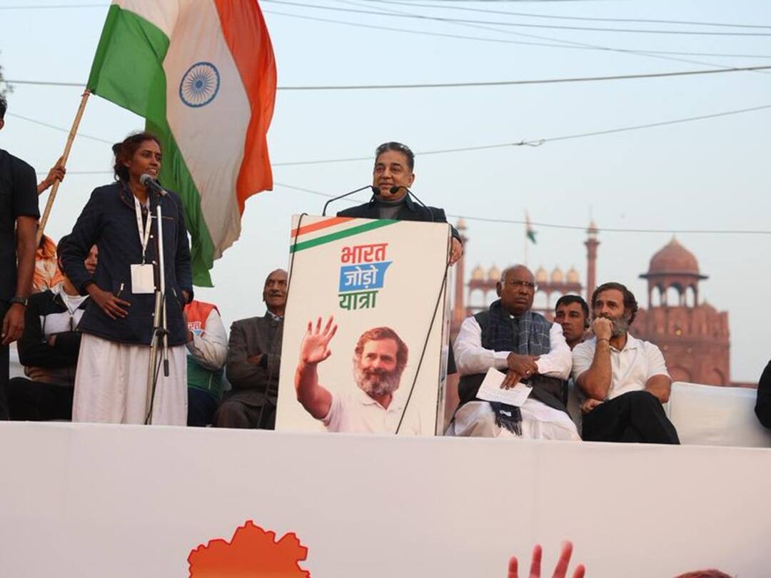 Jothimani: Congress MP Jothimani English to English translation while translating kamal haasan Tamil Speech Bharat Jodo Yatra Jothimani: