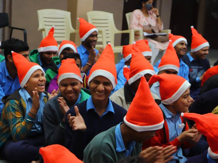 MP News: दृष्टिहीन छात्रों के लिए 'मेक इन इंडिया' के तहत बनाई गई एक ऐसी एप, ऑडियो बुक सुनकर दे सकेंगे एग्जाम MP News Audicate Phone app for Blind Students under Make in India Mission Audio Book for Giving Exams ann MP News: दृष्टिहीन छात्रों के लिए 'मेक इन इंडिया' के तहत बनाई गई एक ऐसी एप, ऑडियो बुक सुनकर दे सकेंगे एग्जाम