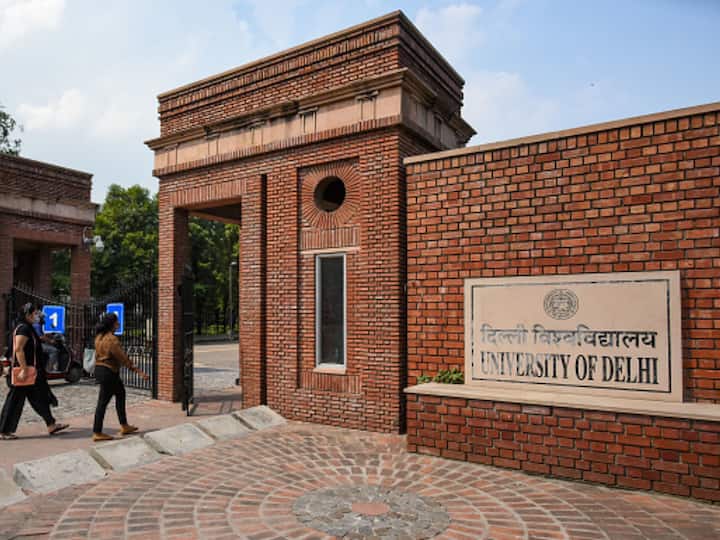 'Those who laid foundation to break India...': DU VC On Poet Who Penned 'Saare Jahan Se Achha' 'Those Who Laid Foundation To Break India...': DU VC On Removal Of 'Sare Jahan Se Achha' Poet From Syllabus