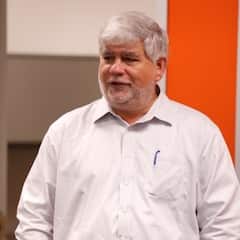 पुलित्जर विजेता एडिटर का बड़ा फैसला, दूसरों की नौकरी बचाने की खातिर छोड़ दी मोटी तनख्वाह वाली नौकरी