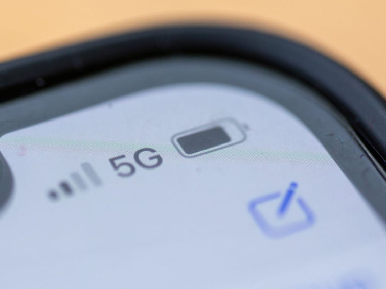 5g smartphone india 80 percent enabled new phone launch jio airtel samsung nokia apple icea Nearly 80 Percent Of New Smartphones In India Will Be 5G-Enabled By 2023: ICEA