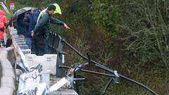 Bus Falls From Bridge in Spain: क्रिसमस के दिन बड़ा हादसा, स्पेन में नदी में गिरी चलती बस, 6 की मौत