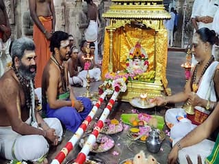 பழனி முருகன் கோயில் கும்பாபிஷேகம்;  யாகசாலை பணிக்காக முகூர்த்த கால் ஊன்றப்பட்டது