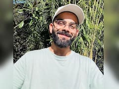 In Pics : कॅज्युवल लूकमध्येही विराट दिसतो हँडसम, एखाद्या मॉडेललाही लाजवेल असा आहे कोहलीचा लूक