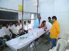 Sircilla CESS Election  : సిరిసిల్ల సెస్ ఎన్నికల ఫలితాల్లో బీఆర్ఎస్ హవా, వేములవాడ రూరల్ ఓట్ల లెక్కింపులో గందరగోళం!