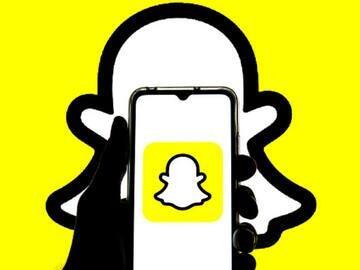 হোয়াটসঅ্যাপের পরিবর্তে ব্যবহার করতে পারেন স্ন্যাপচ্যাট। ভারতে অনেকেই এই অ্যাপ ব্যবহার করেন। ভাল ছবি তোলার জন্য একাধিক ফিল্টার রয়েছে এই অ্যাপে। এছাড়াও চ্যাট করা যায় এই অ্যাপের মাধ্যমে। শেয়ার করা যায় স্টোরি, লোকেশন এবং আরও অনেক কিছু।