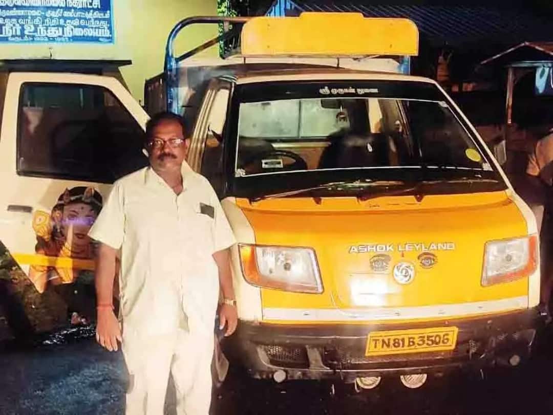 Stolen cargo van in Trichy rescued in Tiruvannamalai TNN திருச்சியில் திருட்டுபோன சரக்கு வேன் திருவண்ணாமலையில் மீட்பு - ஒரு மணி நேரத்தில் மீட்ட போலீசாருக்கு பாராட்டு