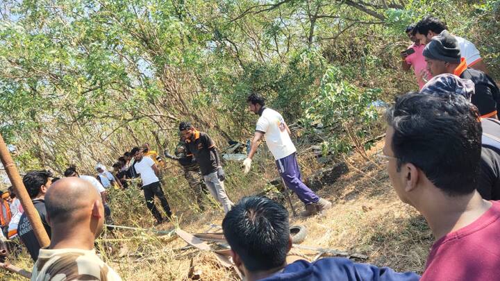 यासाठी, गेल्या दोन आठवड्यांपूर्वी १२ डिसेंबर रोजी सुमारे दिवसभराच्या प्रयत्नानंतर चेनपुली आणि दोराच्या मदतीने किल्ल्यावर नेण्याचा प्रयत्न करण्यात आला.