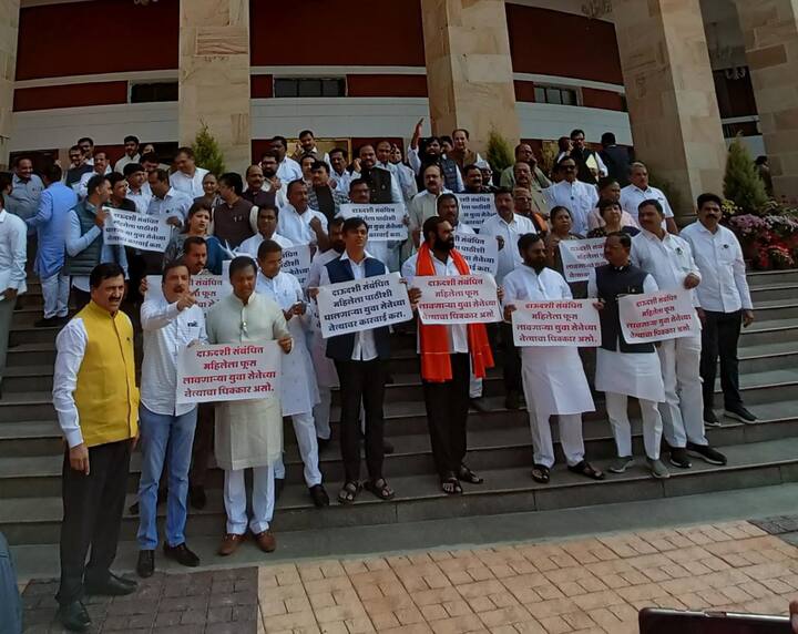 दाऊदच्या हस्तांचे करायचे काय, खाली डोकं वरती पाय; आदी घोषणांना सत्ताधारी आमदारांनीही विरोधकांना डिचवण्याचा प्रयत्न केला.