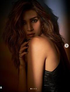 Kriti Sanon: ਬਲੈਕ ਐਂਡ ਵ੍ਹਾਈਟ ਆਊਟਫਿਟ 'ਚ ਸ਼ਾਨਦਾਰ ਲੱਗ ਰਹੀ ਹੈ ਕ੍ਰਿਤੀ ਸੈਨਨ, ਖੂਬਸੂਰਤੀ 'ਤੇ ਤੁਸੀਂ ਵੀ ਹਾਰ ਬੈਠੋਂਗੇ ਦਿਲ