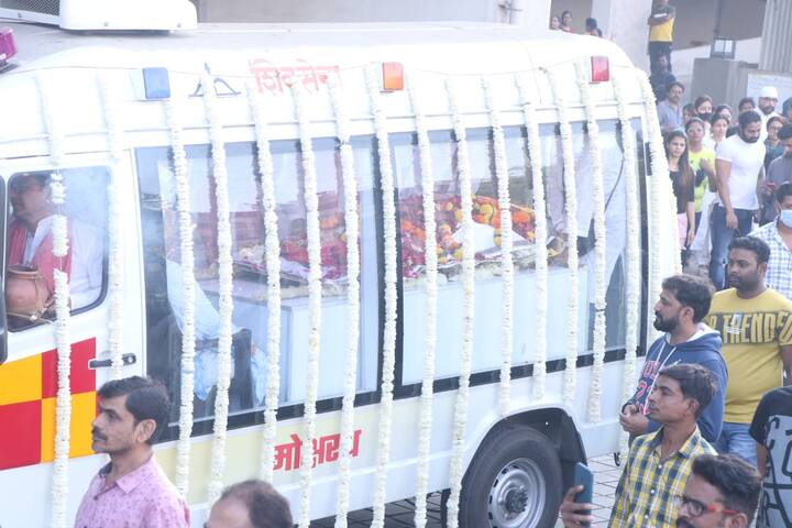 शीजान के खिलाफ तुनिषा को आत्महत्या के लिए उकसाने का मामला दर्ज किया गया है.