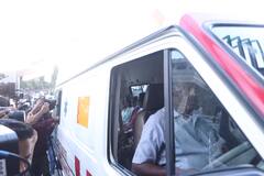 Tunisha Sharma Last Rites: बेटी की मौत से टूटी एक्ट्रेस की मां...अंतिम संस्कार की ये तस्वीरें सबको रुला देंगी