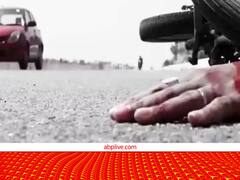 नोएडा में तेज रफ्तार कार ने जोमैटो डिलीवरी ब्वॉय को रौंदा, गाड़ी पर लगा था जिला जज का स्टीकर