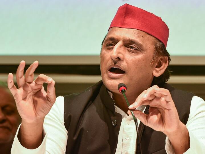 Akhilesh Yadav on rahul gandhi congress kamal nath finds SP MLA for become CM ann UP Politics: 'कमलनाथ को सीएम बनना था तो सपा के MLA ढूंढ रहे थे', राहुल गांधी के बयान पर अखिलेश का पलटवार