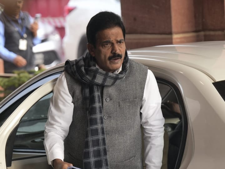 Opposition Unity Congress Venugopal Shiv Sena Uddhav Thackeray 'Hum Saath Hain, Need To Unite Against Modi-Shah Dictatorship': Congress's Venugopal Meets Thackeray