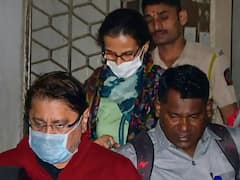 బాంబే హై కోర్ట్‌లో కొచ్చర్‌ దంపతులకు చుక్కెదురు, విచారణకు న్యాయస్థానం నిరాకరణ