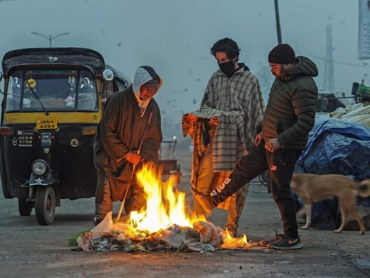 Jammu Kashmir cold snow Weather Update Pahalgam Gulmarg Srinagar and other cities ann Weather Update: श्रीनगर में माइनस 4.8 पहुंचा पारा, पहलगाम में जमकर हुई बर्फबारी, पढ़ें राज्य में शीतलहर का अपडेट