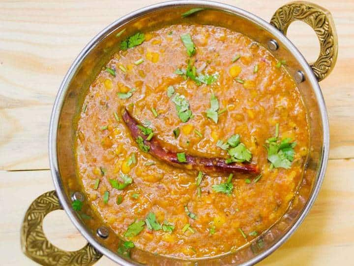 Tadka Dal in Microwave: घर में फटाफट बना सकते हैं माइक्रोवेव में तड़के वाली दाल. बस इस टिप्स को फॉलो करने की जरूरत है.