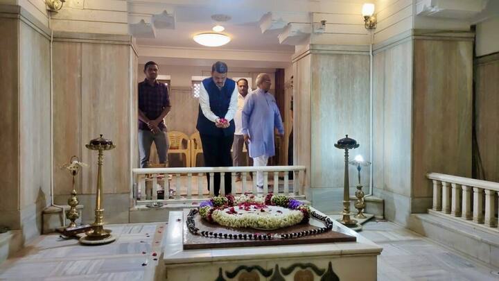 सर्व आमदारांनी संघाचे आद्य सरसंघचालक डॉ. बळीराम केशव हेडगेवार आणि गोळवलकर गुरुजी यांच्या समाधीचे दर्शन घेतले.