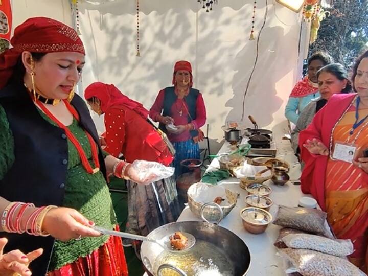 Mussoorie News Four day food festival begins people are enjoying carnival ANN Mussoorie News: मसूरी में चार दिवसीय फूड फेस्टिवल का आगाज, जानें- इसबार क्या हो रहा है खास?