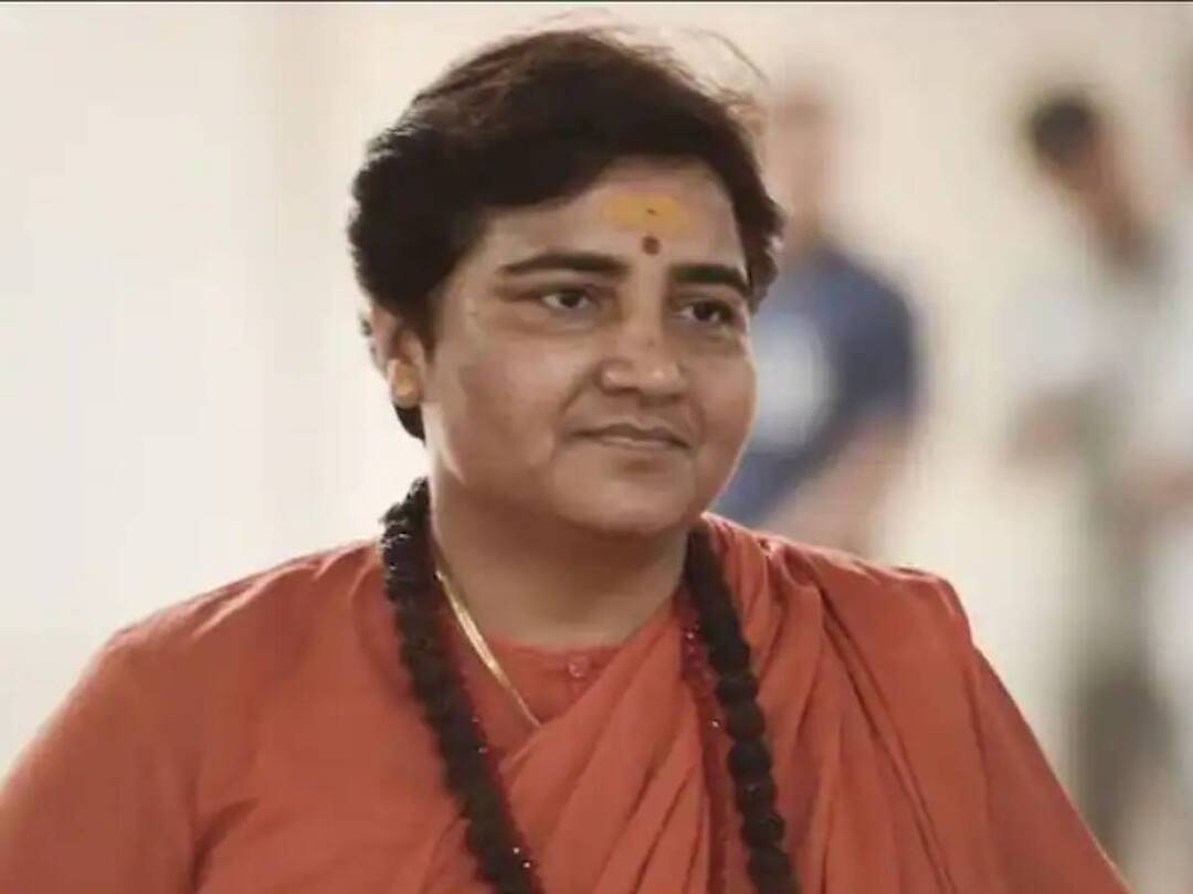 வீட்டில் இருக்கும்போது, கத்திகளை தற்காப்புக்கு வைத்துக் கொள்ளுங்கள்... பாஜக எம்.பி. சர்ச்சை பேச்சு Keep Knives At Homes For BJP MP Pragya Thakur's Shocker வீட்டில் இருக்கும்போது, கத்திகளை தற்காப்புக்கு வைத்துக் கொள்ளுங்கள்... பாஜக எம்.பி. சர்ச்சை பேச்சு