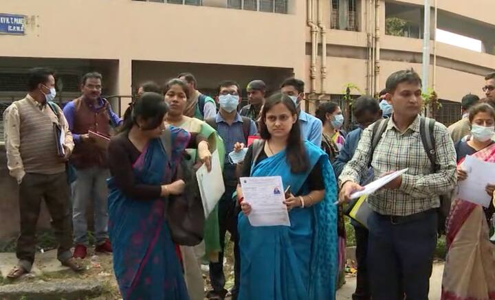 দুর্নীতির অভিযোগের মধ্যে সুষ্ঠ ভাবে নিয়োগে উদ্যোগী হয়েছে পর্ষদ। তার জন্য সদ্য সমাপ্ত টেট পরীক্ষাতেও কড়া নিরাপত্তার বন্দোবস্ত করা হয়।