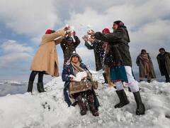 कोरोना की टेंशन और ठंड ने बदल दिया है प्लान तो Snowfall के ये तीन वीडियो बदल देंगे आपका मूड