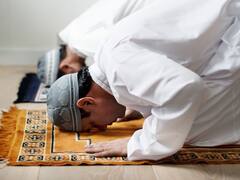 वडोदरा के MSU कैंपस में नमाज अदा करने का वीडियो वायरल, VHP ने साजिश का लगाया आरोप